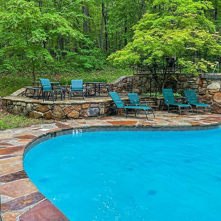 Chalet W Hot Tub, Large Deck, Grill, & Fast Wifi Berkeley Springs Bagian luar foto